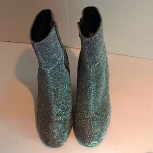 Steve Madden NWOT Goldie women’s 5.5 silver and black bootie shoes